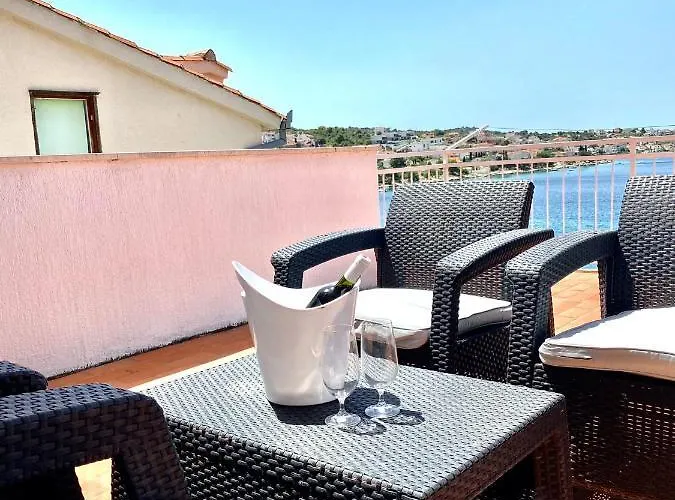 Bebe Daire Rogoznica (Sibenik-Knin)